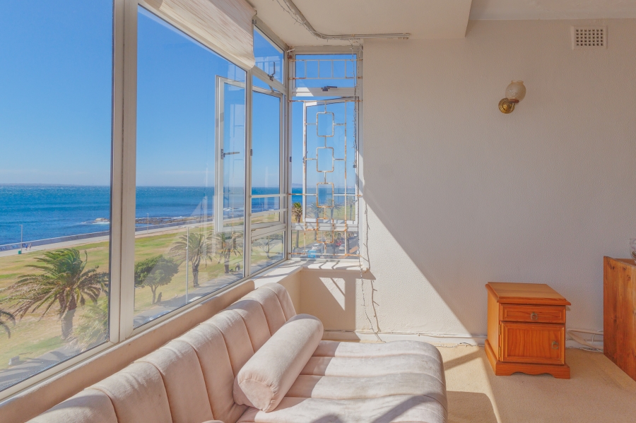 2 Bedroom Property for Sale in Sea Point Western Cape